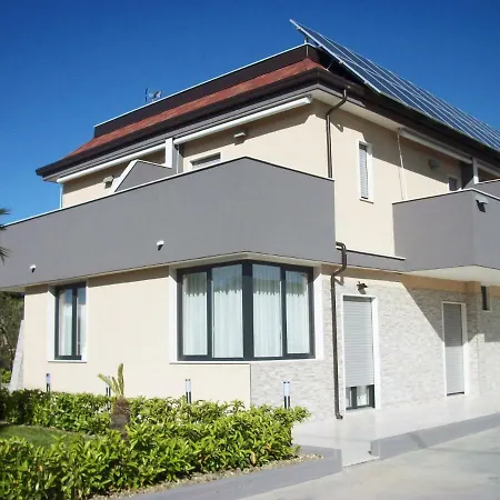 Mirage Bed & Breakfast 3*