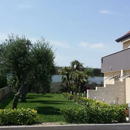 Mirage לינה וארוחת בוקר 3*