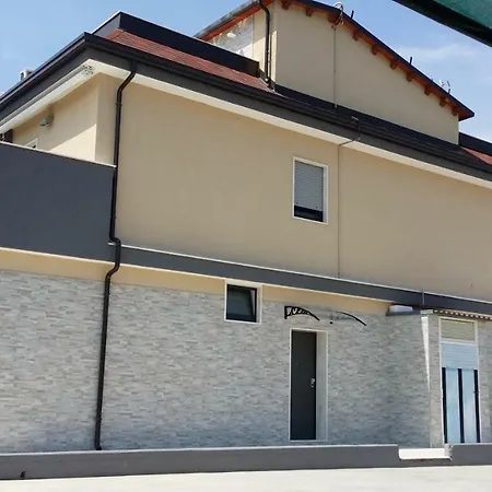Mirage Bed & Breakfast 3*