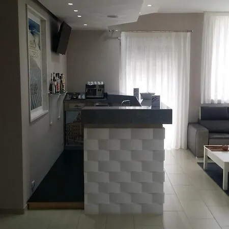 Mirage 3* Бари